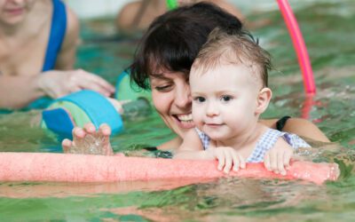 Bébé nageur : familiariser son enfant à l’eau